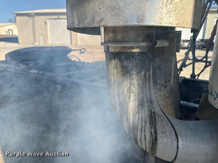 image for item EM3574 1995 Freightliner FLD120 semi truck