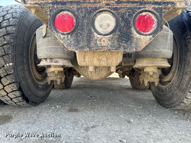 image for item EM3574 1995 Freightliner FLD120 semi truck