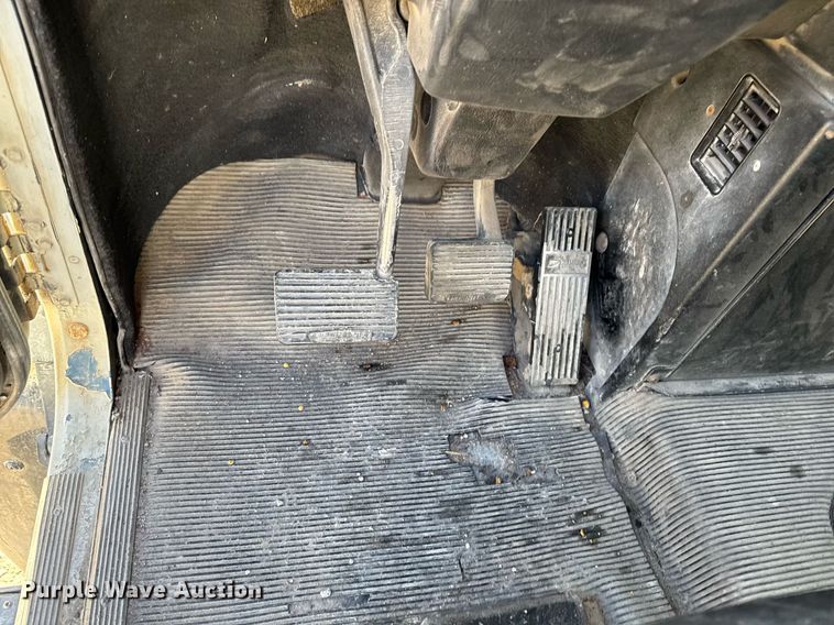 image for item EM3574 1995 Freightliner FLD120 semi truck