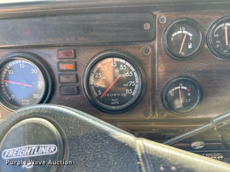 image for item EM3574 1995 Freightliner FLD120 semi truck