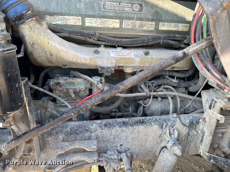 image for item EM3574 1995 Freightliner FLD120 semi truck