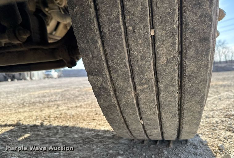 image for item EM3574 1995 Freightliner FLD120 semi truck