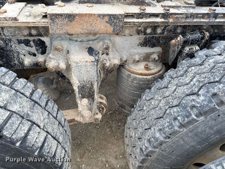 image for item EM3574 1995 Freightliner FLD120 semi truck