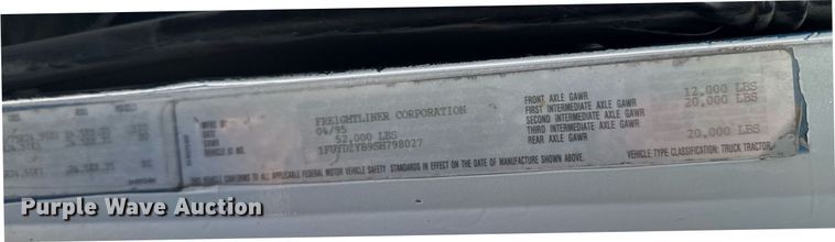 image for item EM3574 1995 Freightliner FLD120 semi truck