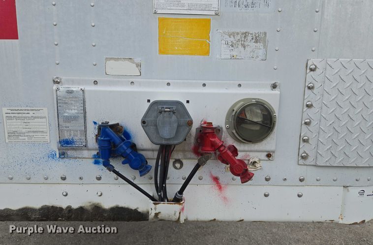 image for item EM7361 2000 Strick Commercial Trailer dry van trailer