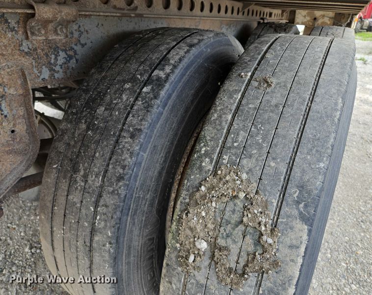 image for item EM7361 2000 Strick Commercial Trailer dry van trailer