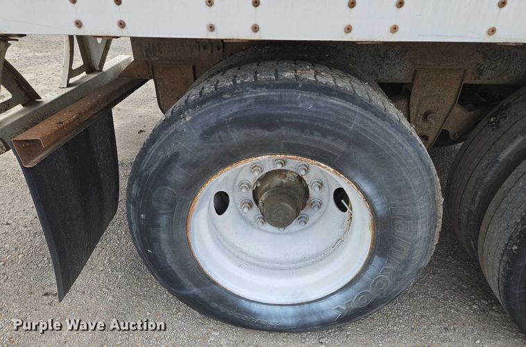 image for item EM7361 2000 Strick Commercial Trailer dry van trailer