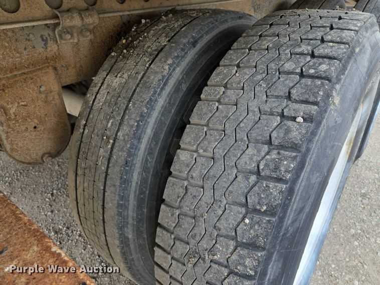 image for item EM7361 2000 Strick Commercial Trailer dry van trailer