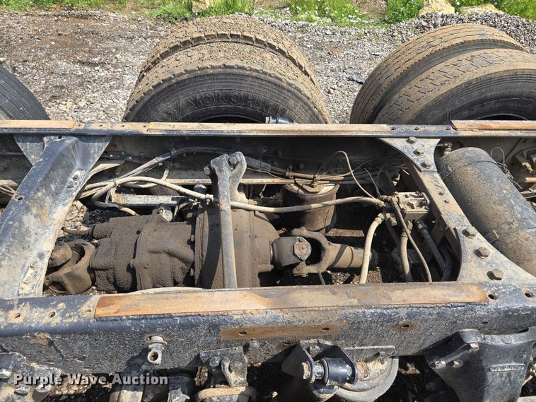 image for item EM7476 1985 Freightliner truck cab and chassis