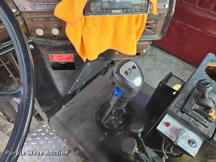 image for item EM7476 1985 Freightliner truck cab and chassis