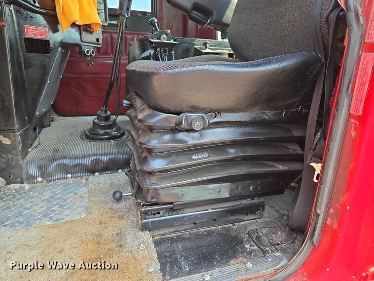 image for item EM7476 1985 Freightliner truck cab and chassis