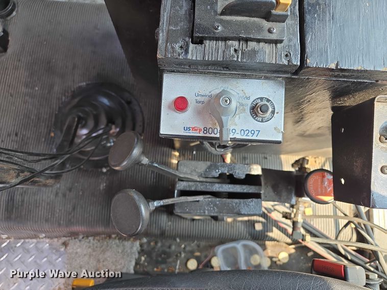 image for item EM7476 1985 Freightliner truck cab and chassis