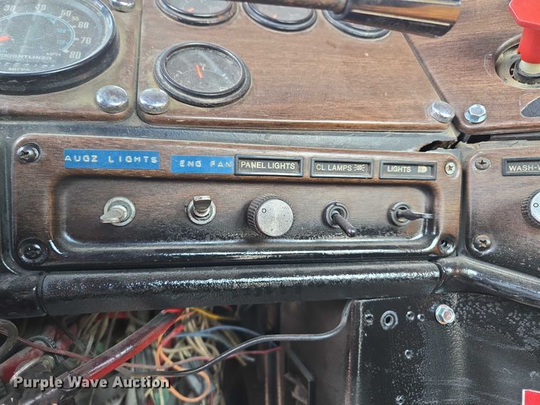 image for item EM7476 1985 Freightliner truck cab and chassis