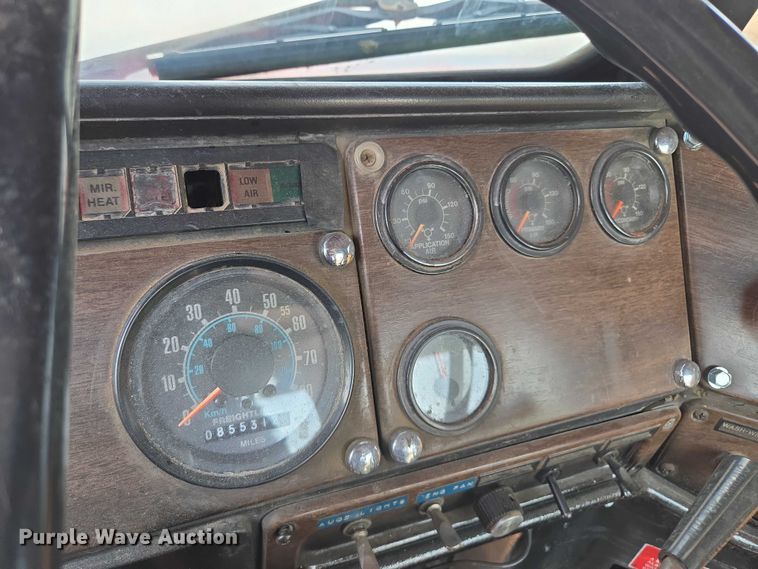 image for item EM7476 1985 Freightliner truck cab and chassis