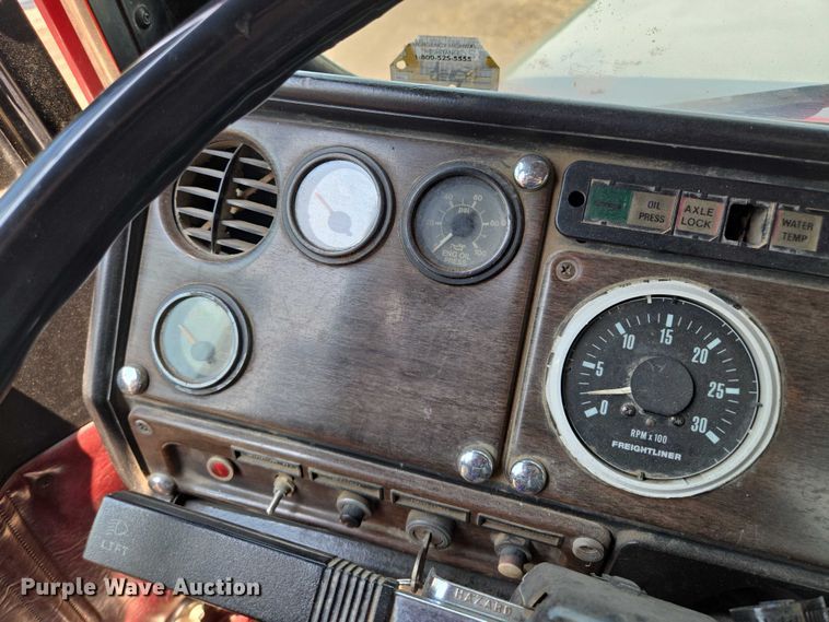 image for item EM7476 1985 Freightliner truck cab and chassis