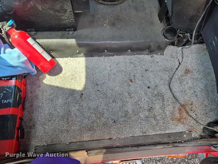 image for item EM7476 1985 Freightliner truck cab and chassis