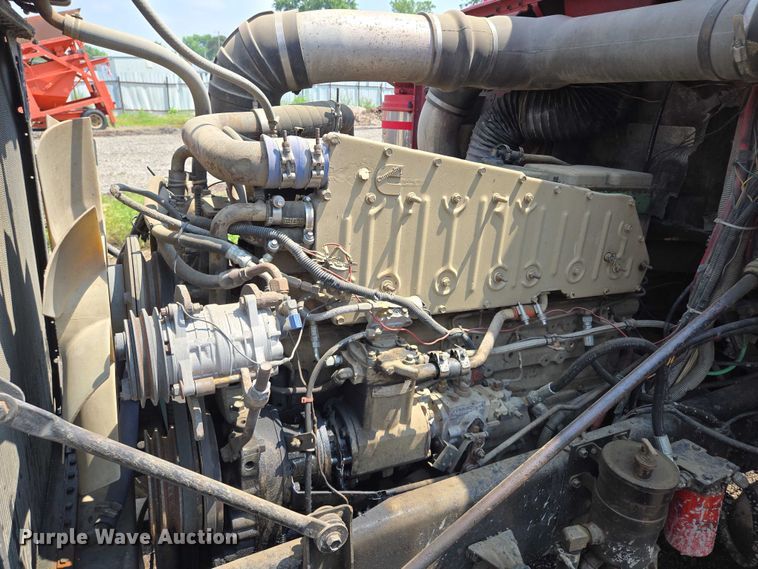 image for item EM7476 1985 Freightliner truck cab and chassis