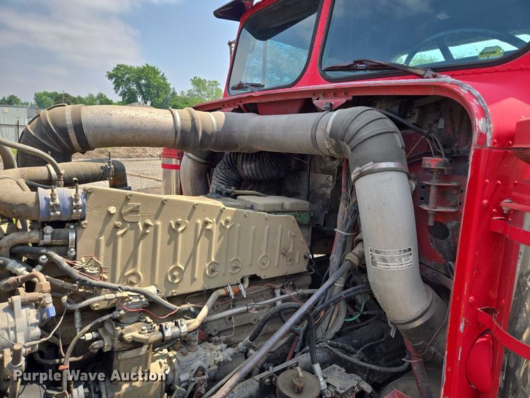 image for item EM7476 1985 Freightliner truck cab and chassis