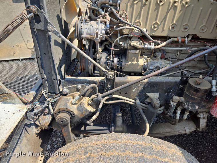 image for item EM7476 1985 Freightliner truck cab and chassis