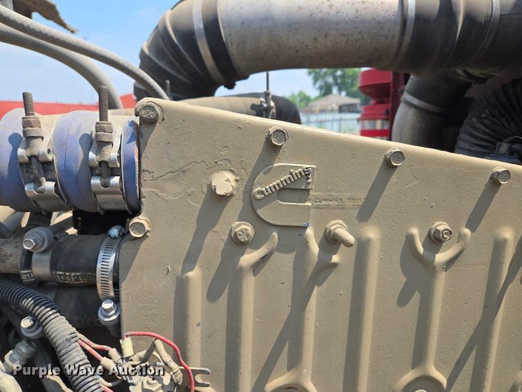 image for item EM7476 1985 Freightliner truck cab and chassis