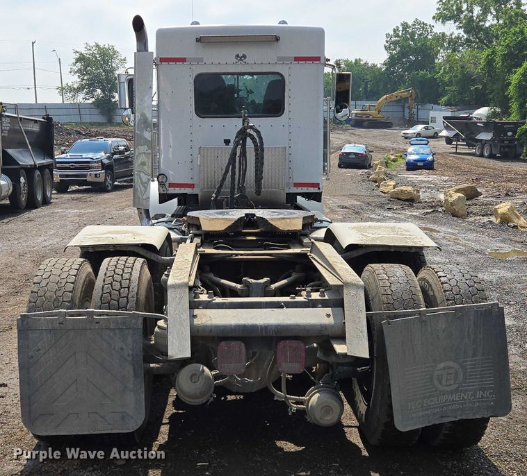 image for item EM7477 2001 Kenworth W900B semi truck