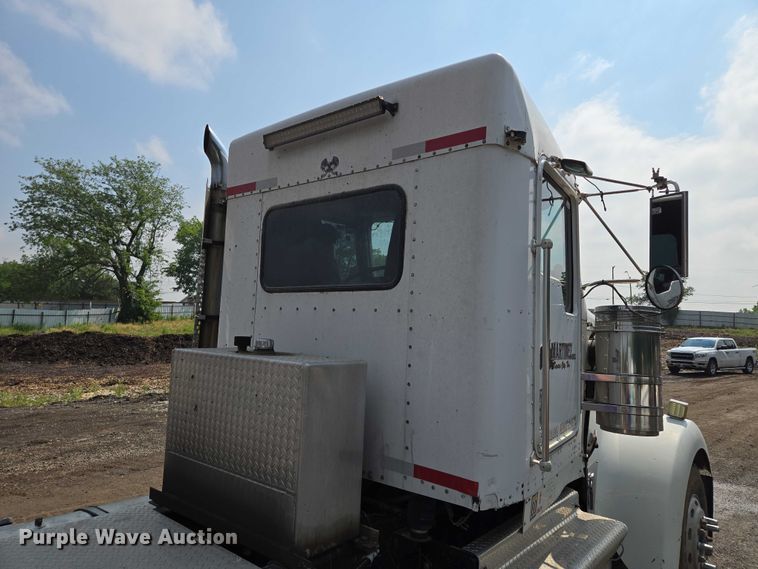 image for item EM7477 2001 Kenworth W900B semi truck