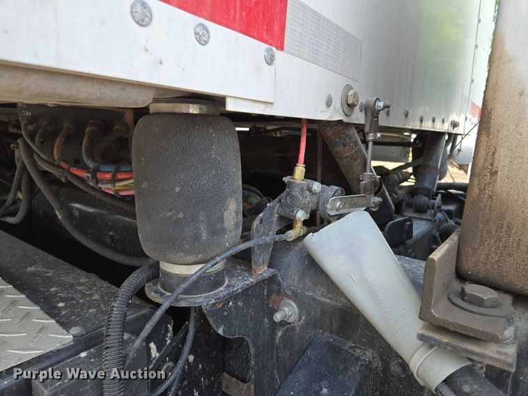 image for item EM7477 2001 Kenworth W900B semi truck