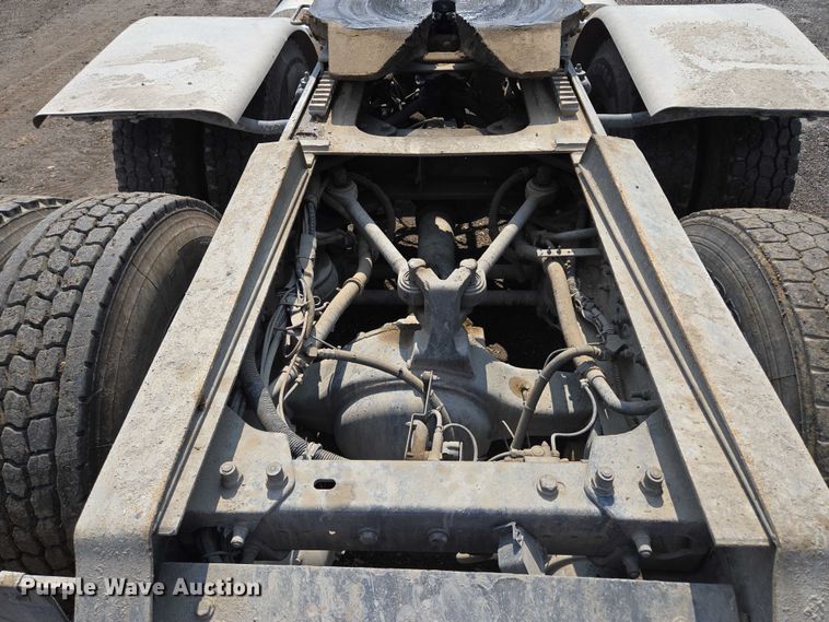 image for item EM7477 2001 Kenworth W900B semi truck