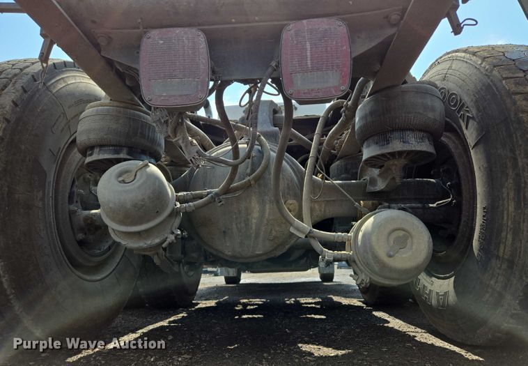 image for item EM7477 2001 Kenworth W900B semi truck