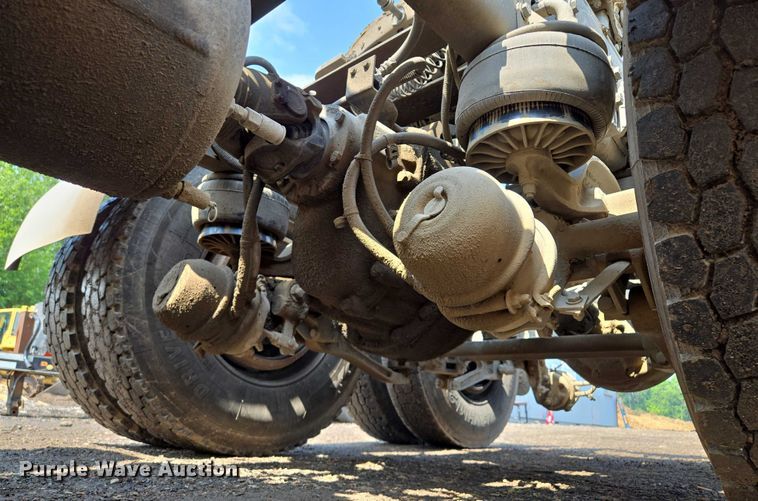 image for item EM7477 2001 Kenworth W900B semi truck