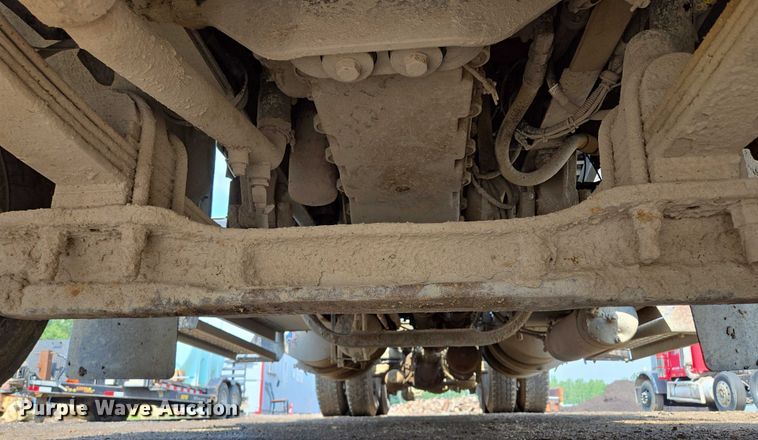 image for item EM7477 2001 Kenworth W900B semi truck