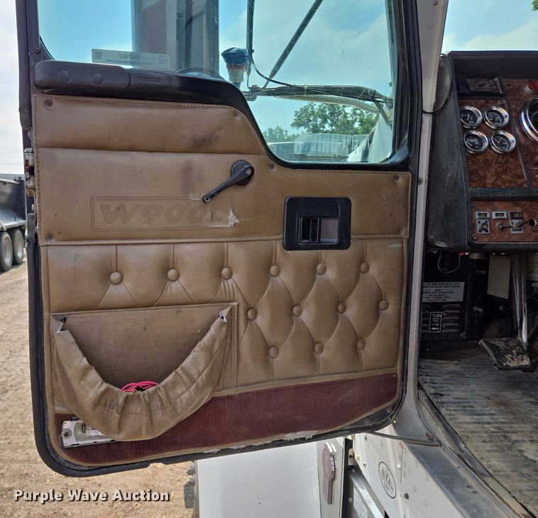 image for item EM7477 2001 Kenworth W900B semi truck