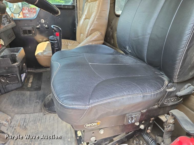 image for item EM7477 2001 Kenworth W900B semi truck