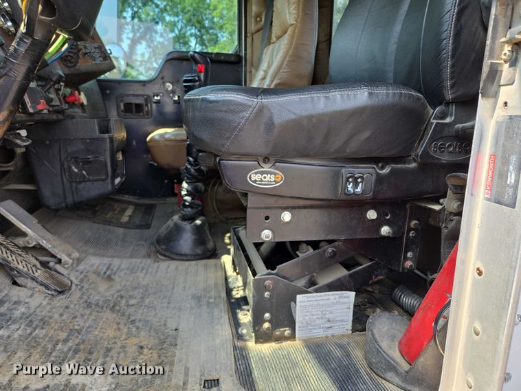 image for item EM7477 2001 Kenworth W900B semi truck