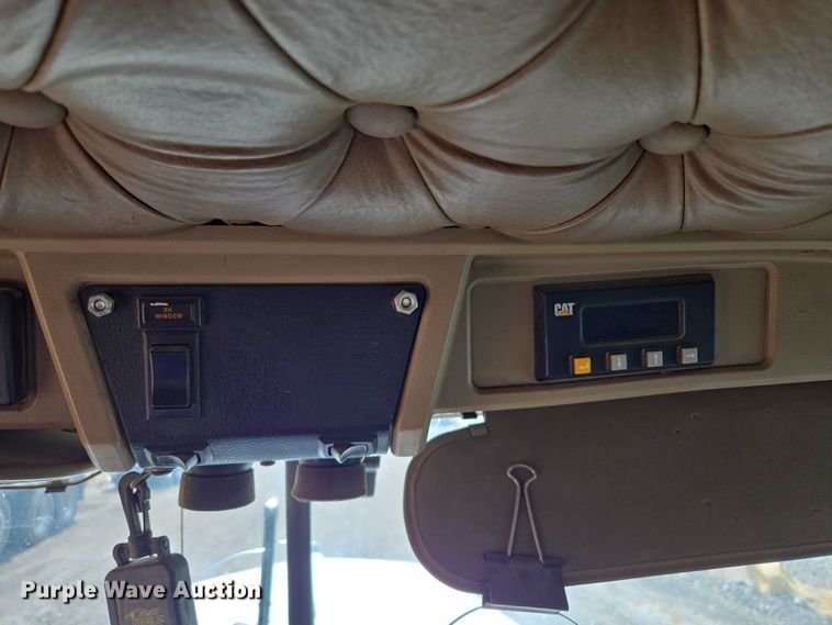 image for item EM7477 2001 Kenworth W900B semi truck