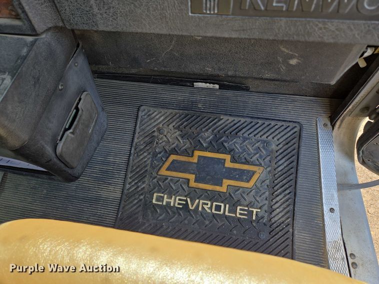 image for item EM7477 2001 Kenworth W900B semi truck