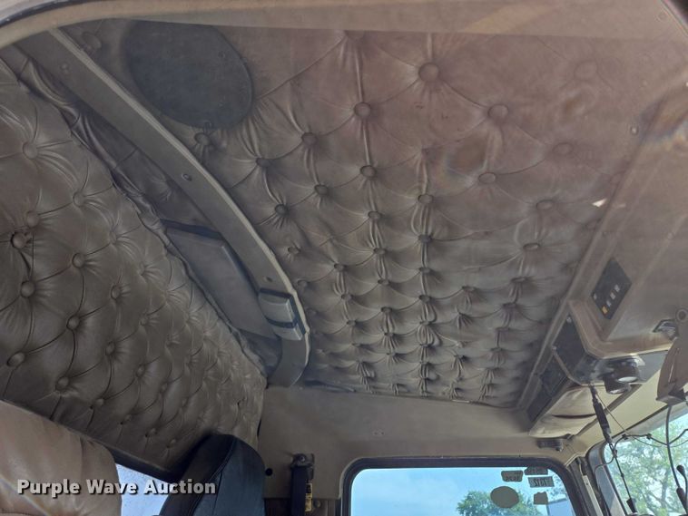 image for item EM7477 2001 Kenworth W900B semi truck