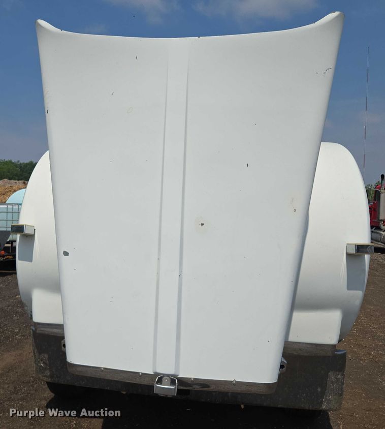 image for item EM7477 2001 Kenworth W900B semi truck