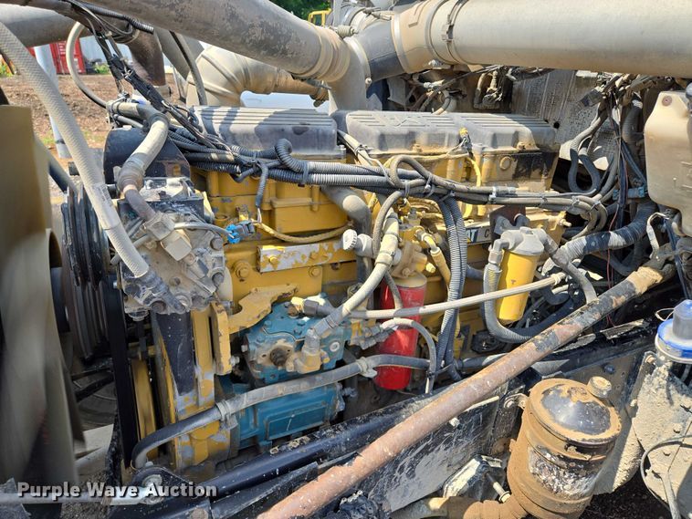 image for item EM7477 2001 Kenworth W900B semi truck