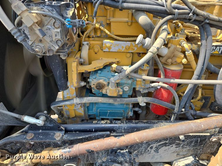 image for item EM7477 2001 Kenworth W900B semi truck