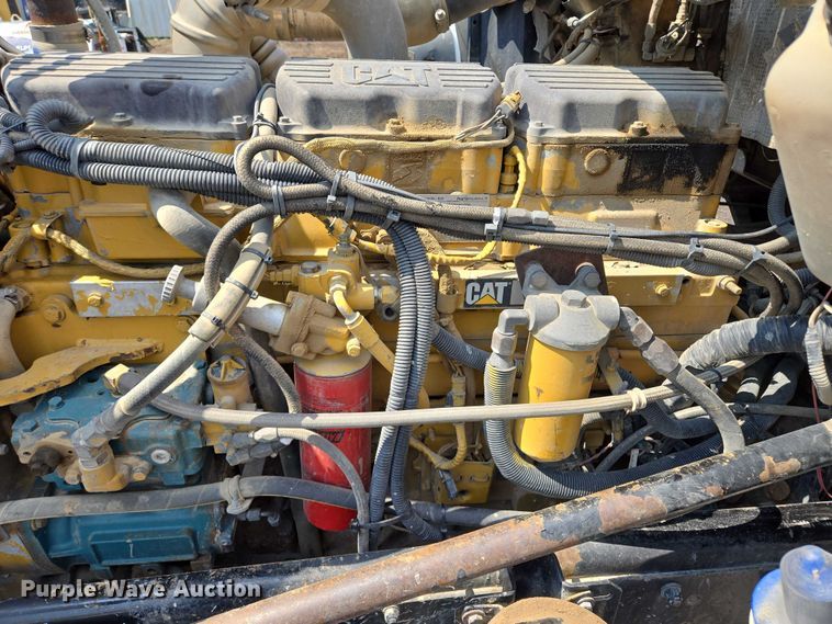 image for item EM7477 2001 Kenworth W900B semi truck