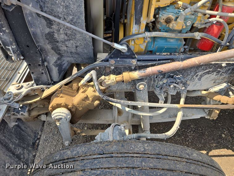 image for item EM7477 2001 Kenworth W900B semi truck