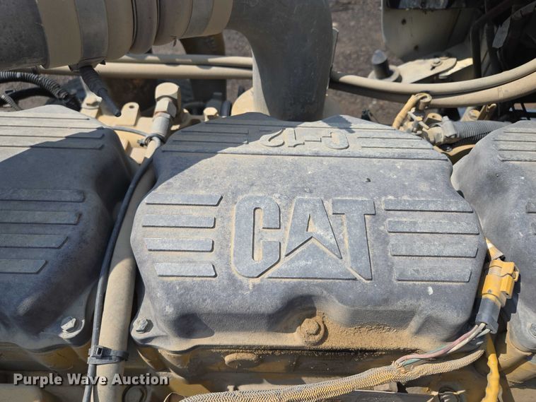 image for item EM7477 2001 Kenworth W900B semi truck