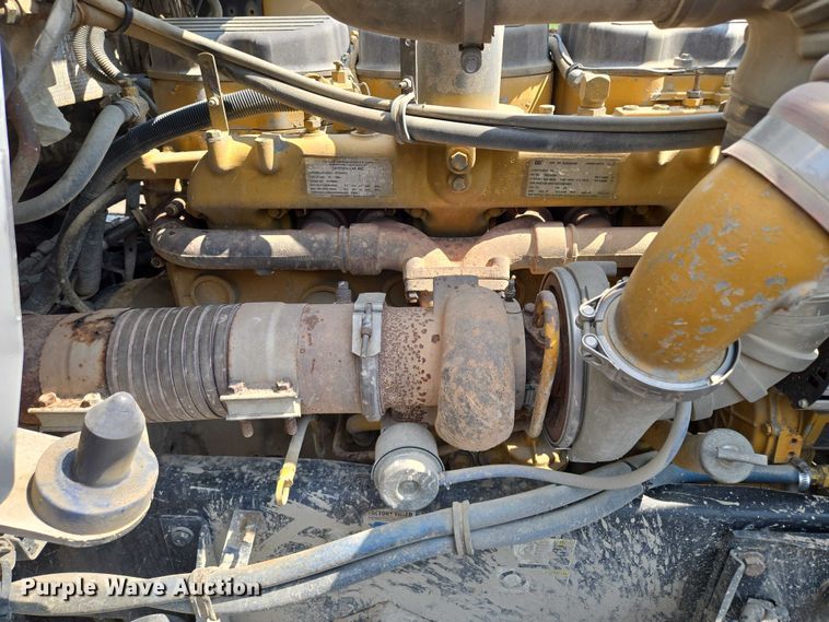 image for item EM7477 2001 Kenworth W900B semi truck