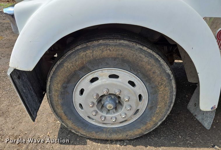 image for item EM7477 2001 Kenworth W900B semi truck