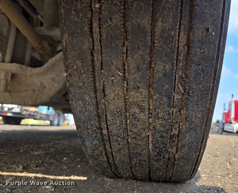 image for item EM7477 2001 Kenworth W900B semi truck