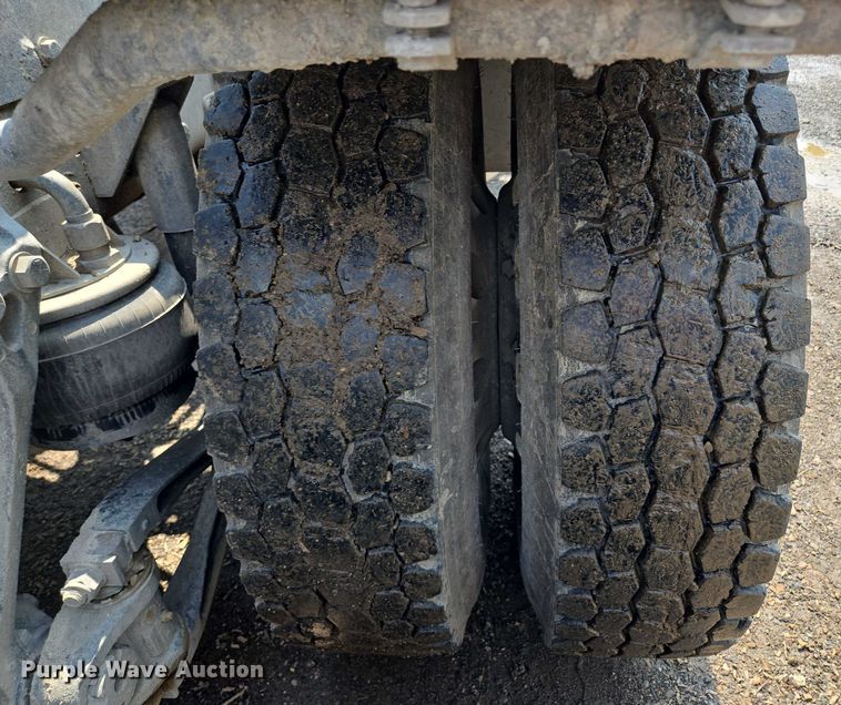 image for item EM7477 2001 Kenworth W900B semi truck