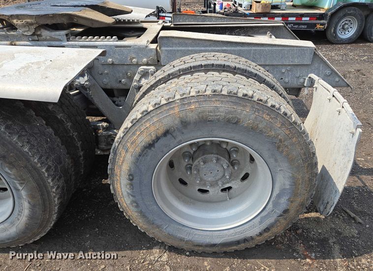 image for item EM7477 2001 Kenworth W900B semi truck