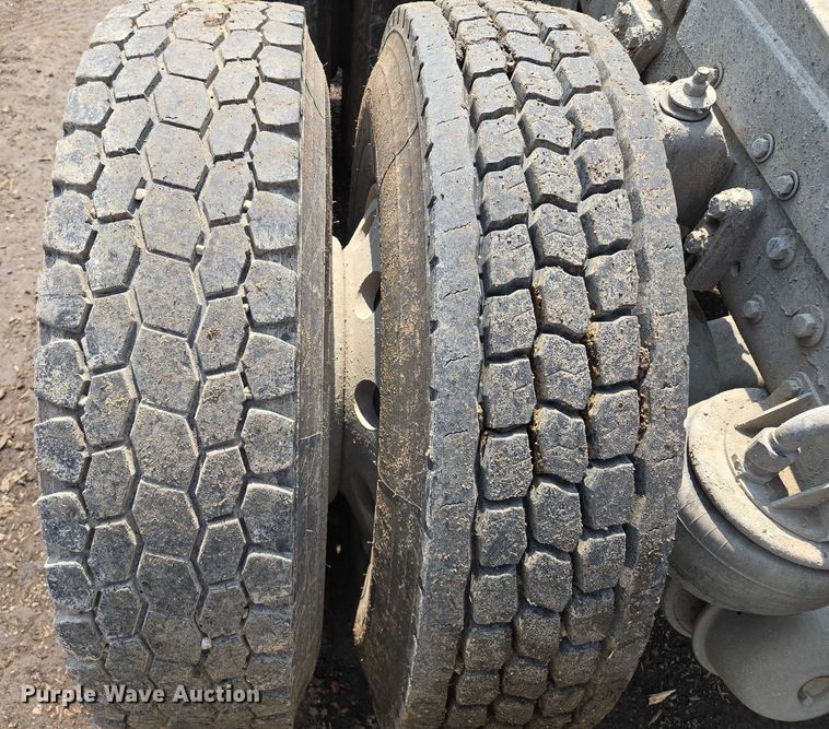 image for item EM7477 2001 Kenworth W900B semi truck