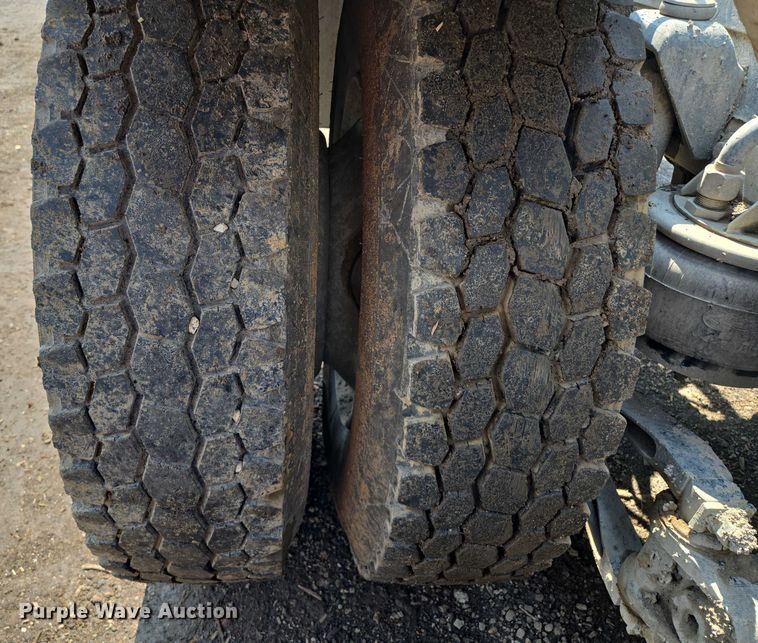 image for item EM7477 2001 Kenworth W900B semi truck